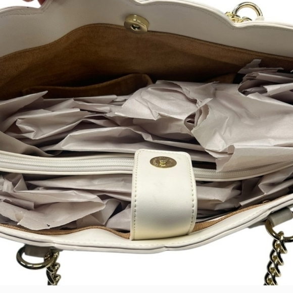 🤍🔹️Betsey Johnson🔹️ White Cream Lemon Fruit Shoulder Bag Tote Chain Strap NWT - Picture 3 of 7